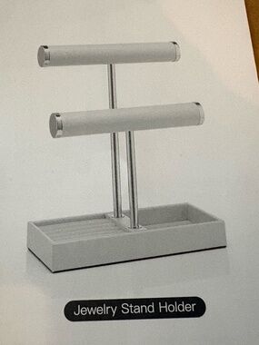 NWT Vlando White Jewelry Stand Holder